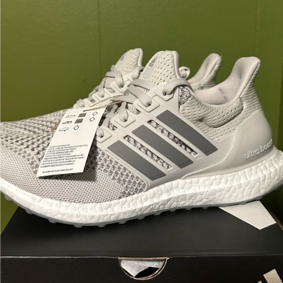 NWT adidas Women's Ultraboost 1.0 Sneakers Grey One/Grey/White Size 8 - Picture 8 of 8